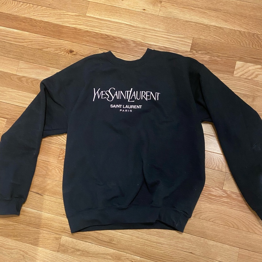 crew neck